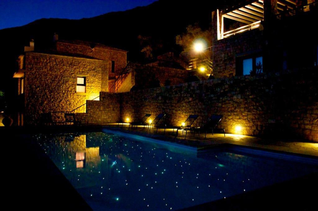 Elafivolia Arachova Suites Eksteriør billede